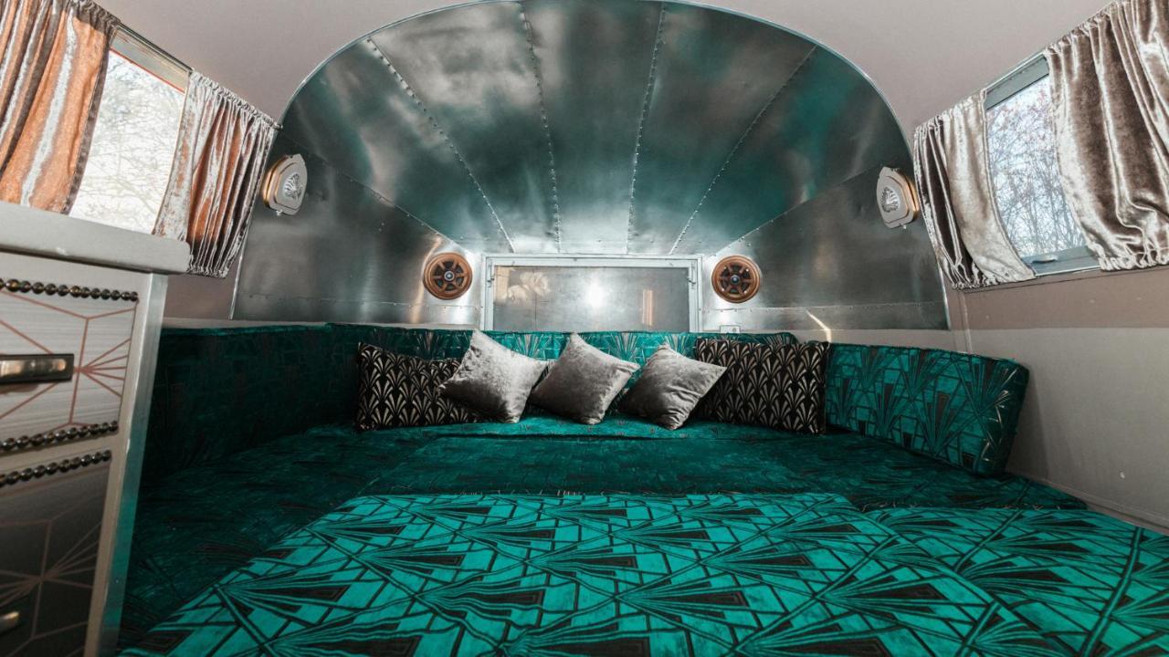 Silver Airstream Glamping & Rental Chichester Exteriér fotografie