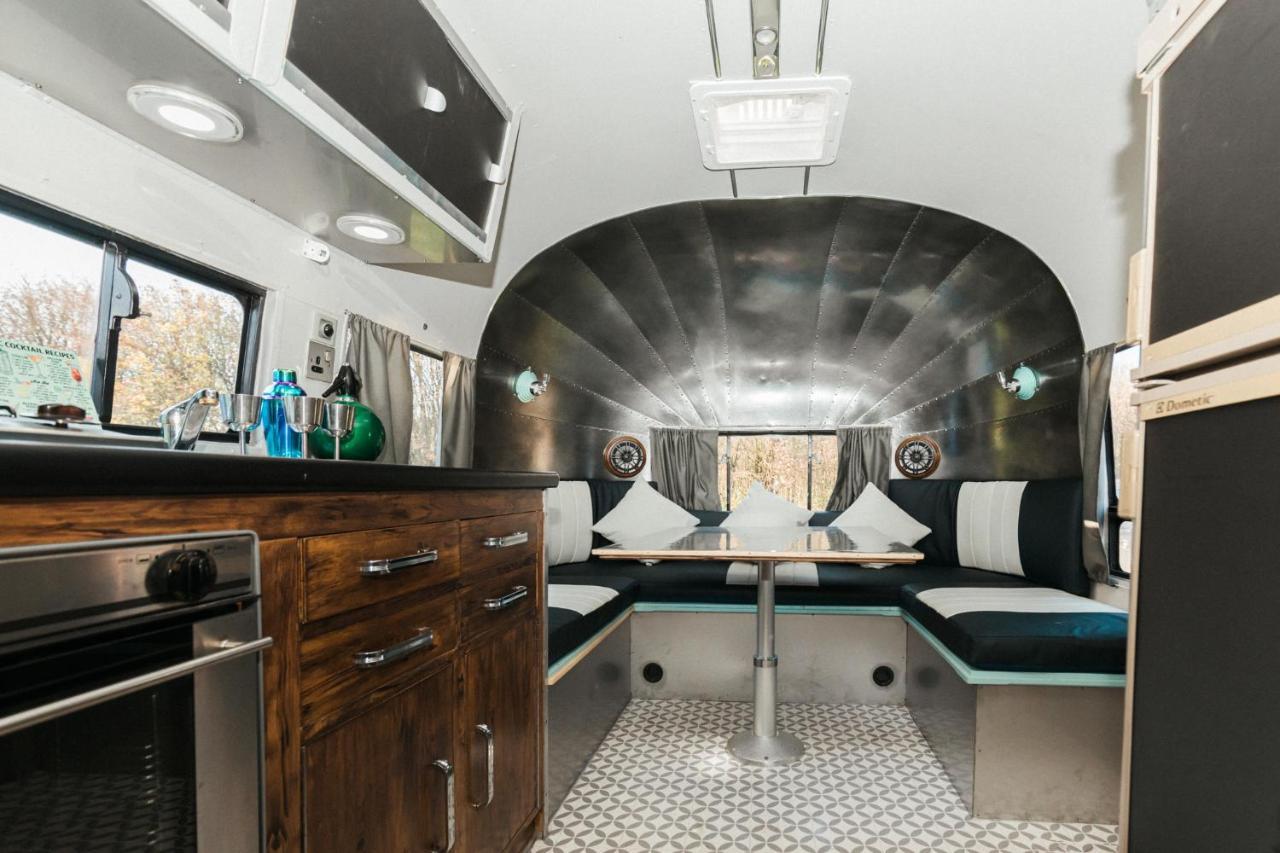 Silver Airstream Glamping & Rental Chichester Exteriér fotografie