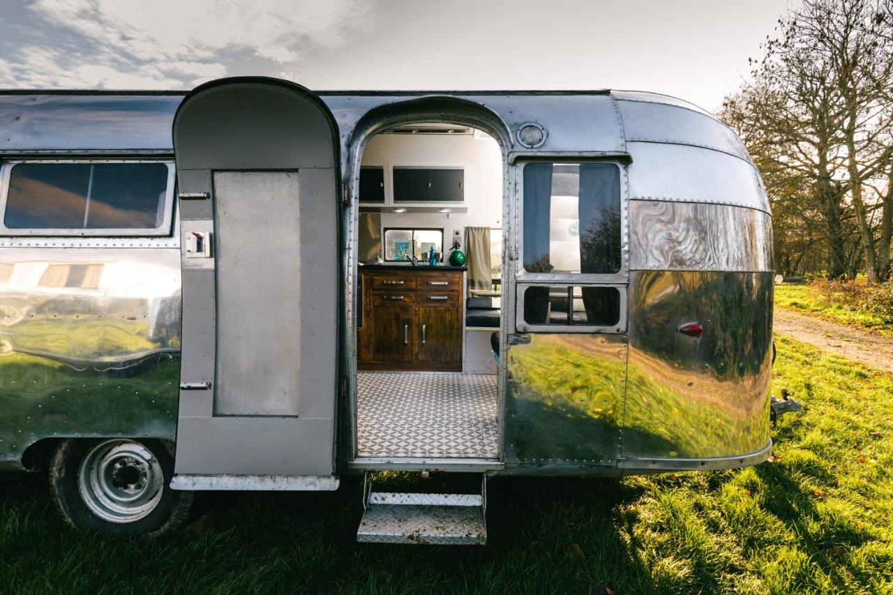 Silver Airstream Glamping & Rental Chichester Exteriér fotografie