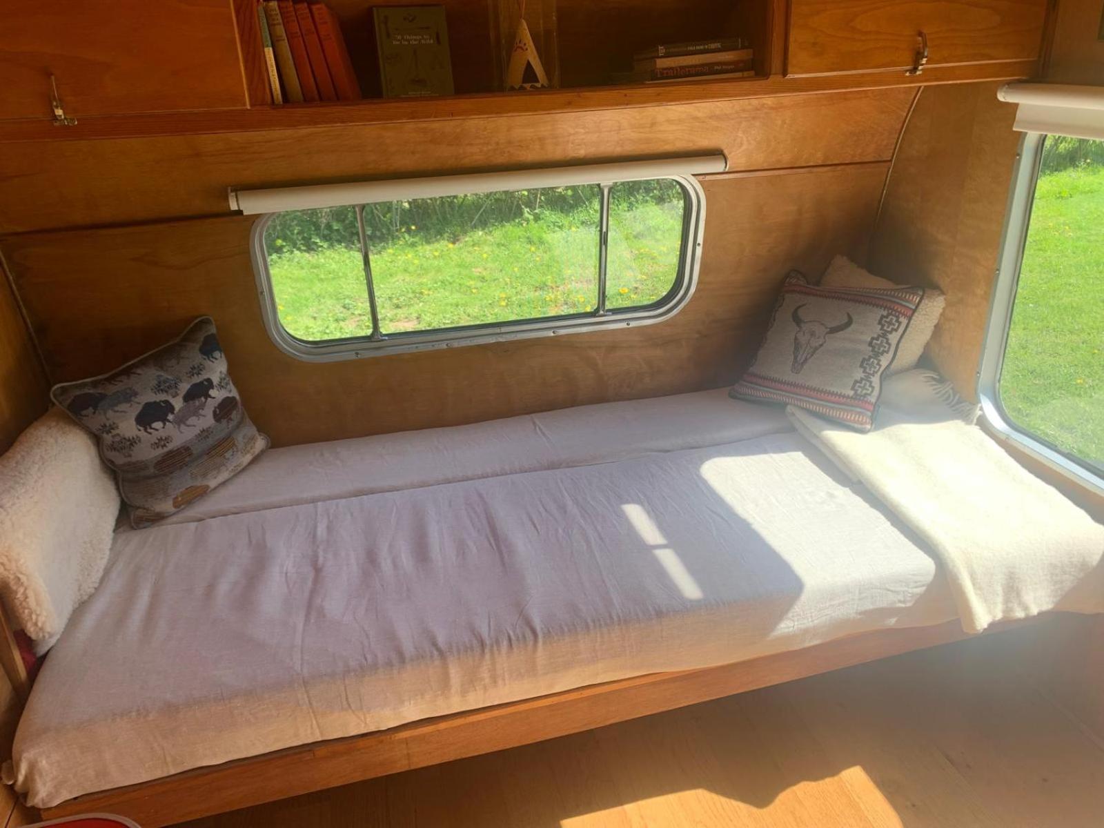 Silver Airstream Glamping & Rental Chichester Exteriér fotografie