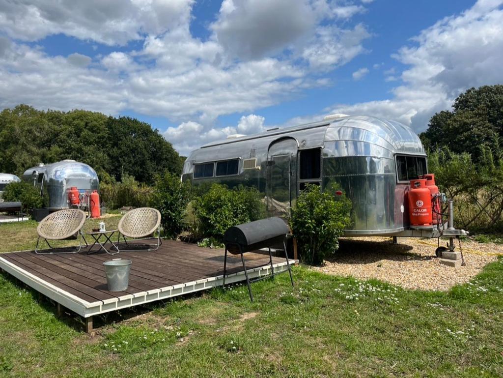 Silver Airstream Glamping & Rental Chichester Exteriér fotografie