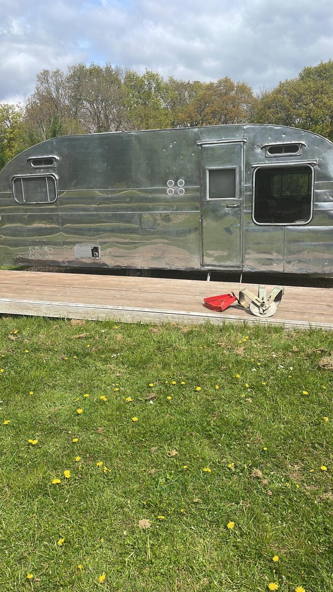 Silver Airstream Glamping & Rental Chichester Exteriér fotografie